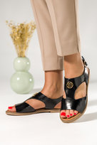 Czarne sandały z dekoracją damskie na ozdobnej płaskiej podeszwie Casu K24X14-B-39