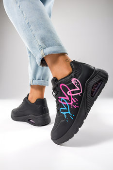 Czarne sneakersy damskie buty sportowe na koturnie sznurowane grafika z motywem serca Casu SS108-2-37 - Casu