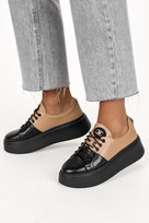 Czarne sneakersy skórzane damskie na platformie sznurowane z ozdobą PRODUKT POLSKI Casu DS-711/8-36