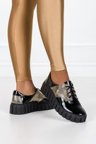 Czarne trampki skórzane lakierowane damskie creepersy sznurowane PRODUKT POLSKI Casu 10128-Z-38