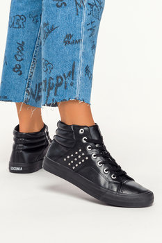 Czarne trampki wysokie z nitami sznurowane Casu 13/3/21/B-38 - Casu