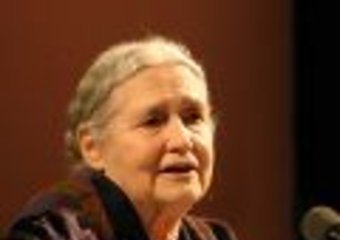 Doris Lessing odbierze Nobla wirtualnie