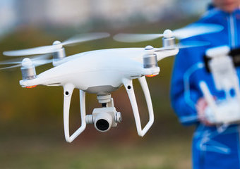 Dron z kamerą – na co zwrócić uwagę przy zakupie?