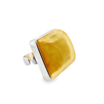 Duży pierścionek srebrny z mlecznym bursztynem klasyczny Rozmiar 20