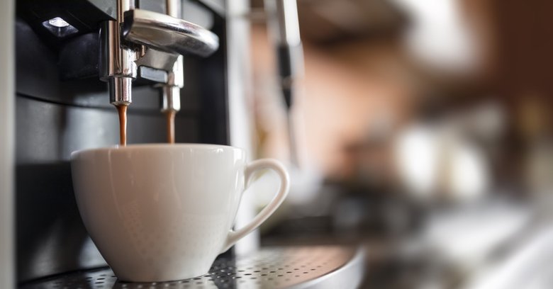Ekspres ciśnieniowy do kawy: ekspres automatyczny czy kolbowy? Co wybrać?