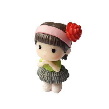 Figurka laleczka Dziewczynka z różową opaską i kwiatuszkiem - HABARRI
