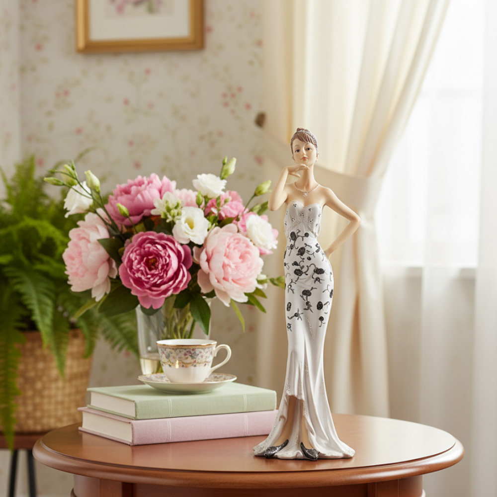Figurka ozdobna, Dama z kolią w białej sukni glamour art deco