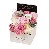 Flower Box z mydlanymi kwiatami – elegancki bukiet na urodziny dla mamy, kobiety lub babci