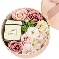 Flower Box z mydlanymi kwiatami – elegancki prezent dla mamy, kobiety i babci na urodziny