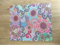 Formatka filcowa, dekoracyjna, z nadrukiem 38x32 cm – filc ekologiczny 1,5 mm, do rękodzieła, DIY, decoupage, naszywek, podkładka na stół  – ARCO Design, kolorowy motyw artystyczny Flower Power
