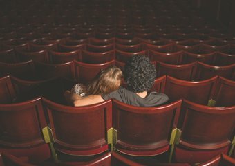 Bo wiek to tylko liczba. Filmowe romanse, w których różnica wieku nie ma znaczenia 