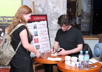 Z potworami można walczyć - wywiad z Neilem Gaimanem