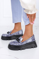 Grafitowe mokasyny lakierowane na platformie krokodyli wzór czarny łańcuch POLSKA SKÓRA Casu 08835-41