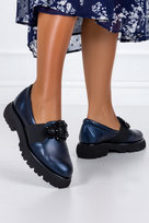 Granatowe półbuty skórzane damskie na platformie z koralikami PRODUKT POLSKI Casu 2563-38