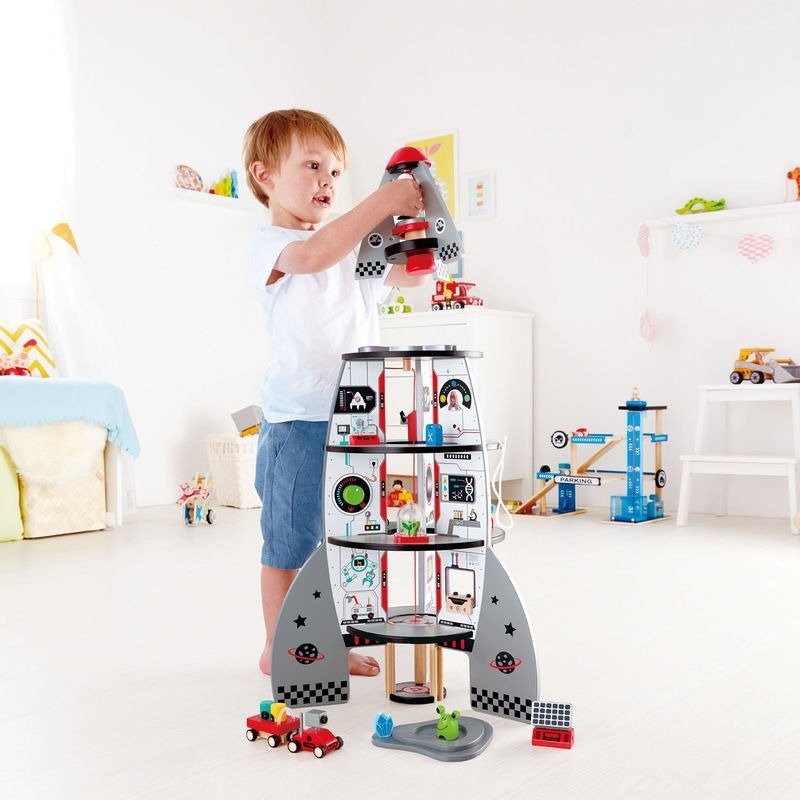 Hape, kosmiczna rakieta Saturn