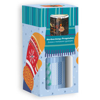 Herbaciany Przytulas Zestaw Herbat Z Akcesoriami - Prezent Z Rozgrzewającą Herbatą, Zimowym Kubkiem I Ciepłymi Skarpetkami W Jodełkę