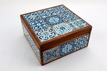 /Herbaciarka, elegancie pudełko  na herbatę lub drobiazgi. Wzór portugalski azulejos/ Krakowska Drewutnia - Inny producent