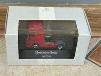 Herpa 309189-003 Mercedes Actros Bigspace red Herpa