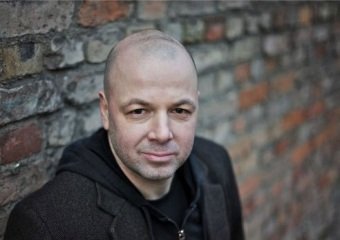 Dirk Brauns o „Café Auschwitz”
