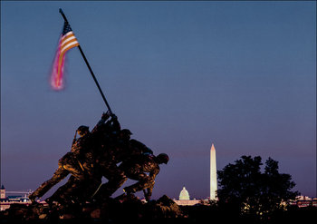 Iwo Jima Memorial at Dusk., Carol Highsmith - plakat 59,4x42 cm - Galeria Plakatu