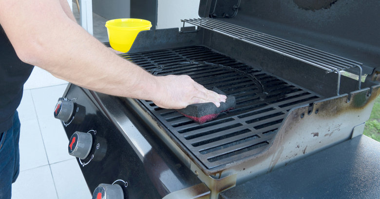 Jak dbać o grilla węglowego? Jak go czyścić?