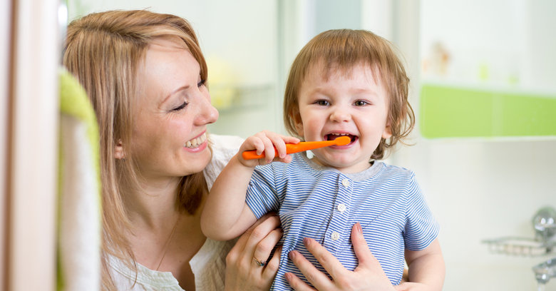 Jak dbać o pierwsze mleczne zęby dziecka?