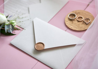 Jak napisać zaproszenie na ślub? Przydatne wskazówki, gotowe przykłady