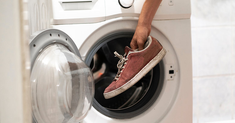 Jak prać buty w pralce, żeby ich nie zniszczyć? Praktyczne wskazówki  