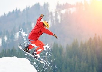 Jak wybrać deskę snowboardową?