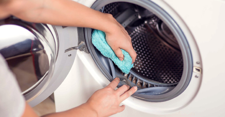 Jak wyczyścić pralkę i pozbyć się nieprzyjemnego zapachu?