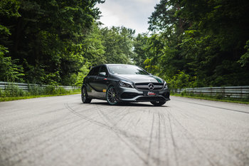 Jazda Mercedes AMG A45 po torze 1 okrążenie Kielce - SJS