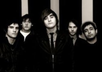 Kids In Glass Houses i Zebrahead supportem Simple Plan