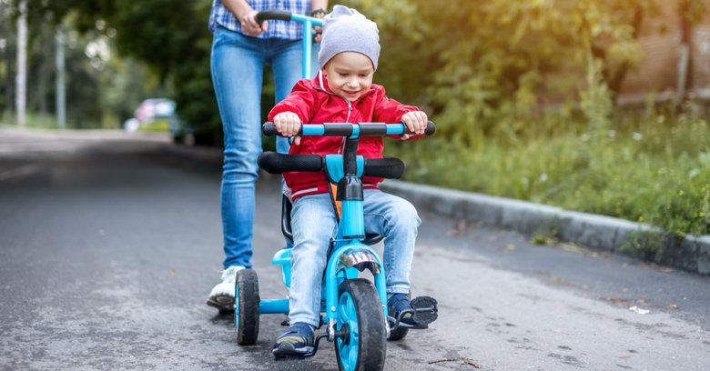 Kiedy przesadzić dziecko na rowerek trójkołowy? Polecane modele