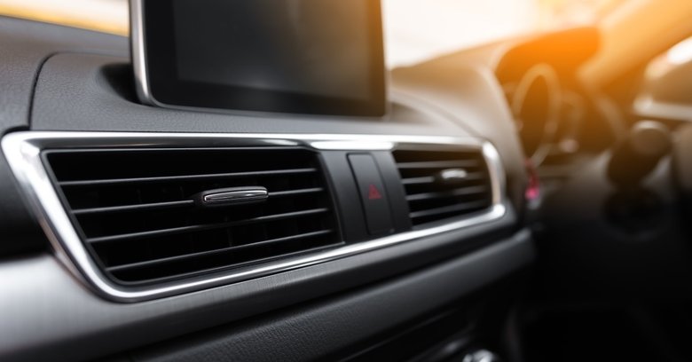 Klimatyzacja w samochodzie – jak o nią zadbać, by była sprawna i bezpieczna?