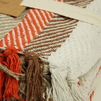 KOC pled 130x160 frędzle narzuta BOHO pasy rudy gruby ścieg - inna (Inny)