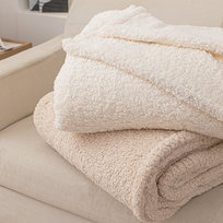 Koc z bukli 200x220 cm Baranek Dreamy Boucle kremowy Spod Igły i Nitki Spod Igły i Nitki