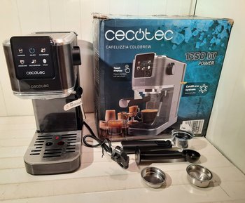 Kolbowy ekspres ciśnieniowy Cecotec Cafelizzia Coldbrew 1350 W czarny - CECOTEC