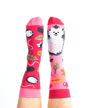 Kolorowe skarpetki z jeżem - Spiky Mike - 44-46 - Skarpety bawełniane długie - Nanushki