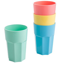 Komplet 4 kubków plastikowych Praktyczna 400 ml kolorowe do napojów PRAKTYCZNA