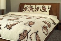 Komplet wełniany - kołdra 220x200 - 2 poduszki 50x60 - podkład prześcieradło wełniane - Liść Klonu - kremowy brązowy - Pościelowe wyroby rozgrzewające