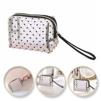 Kosmetyczka damska transparentna czarne serca 12x18x8cm KS126 eCarla