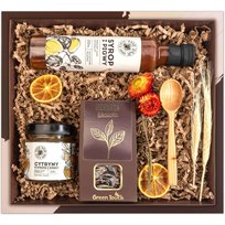Kosz prezentowy zestaw herbata;cytryny z whisky i syrop. Pudełko prezentowe