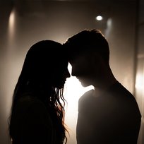 LA DERNIÈRE CHANSON (DUE VITE) [con Julien Lieb] Laura Pausini, Julien Lieb