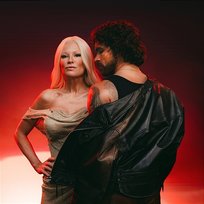 Liekinheitin Pete Parkkonen, Linda Lampenius