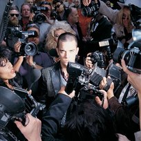 Life Thru A Lens Robbie Williams