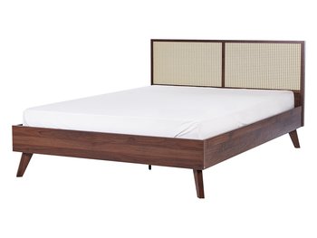 Łóżko rattanowe 140 x 200 cm ciemne drewno MONPAZIER - Beliani