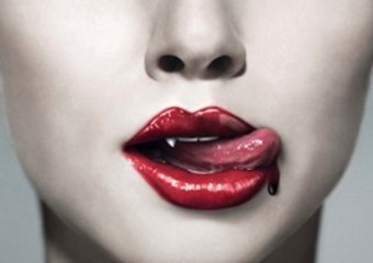 Kim jest dziewczyna z randek wampirów