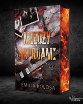 Między akordami (barwione brzegi)