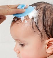 Miękka szczotka do mycia włosów i masażu głowy dziecka (delikatnie zmywa ciemieniuchę)