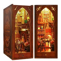 Miniaturowy domek Book Nook - Kroniki historii